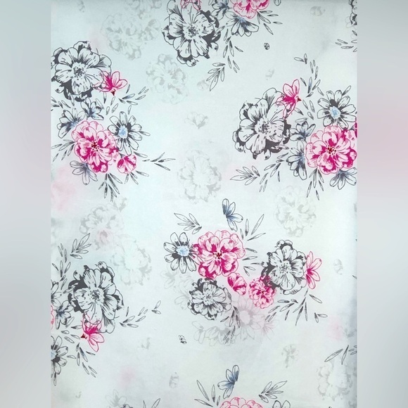 Torrid White Floral Top Blouse Short Sleeve Shirt Asymetrical Hem Size 3X - Picture 5 of 16